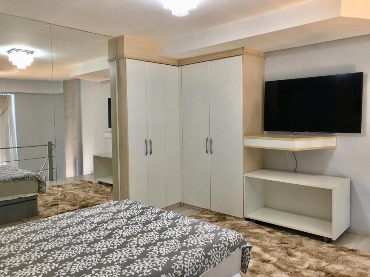 הוילה Jaraguá do Sul Saint Sebastian Flat 213 - Com Hidro! Ate 4 Pessoas, Duplex, No Centro מראה חיצוני תמונה